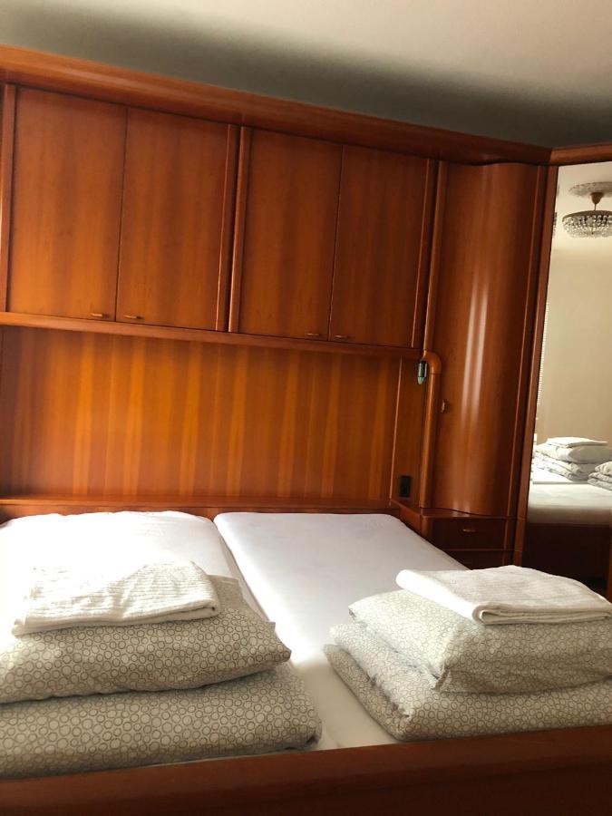A Private Room In A Shared Apartment Vienne Extérieur photo